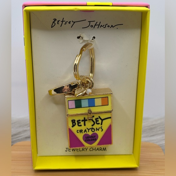 Betsey Johnson Crayon Box Keychain - Picture 1 of 2
